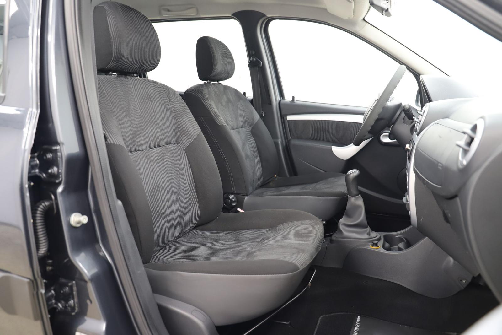 Dacia Logan 2009 — photo 10
