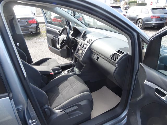 Fahrzeugabbildung Volkswagen Touran R-Line Edition/StH/AHK/2.Hd/DSG/7-Sitzer/