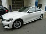BMW 320i Sportline SAG,AHK,Ledersports,ACC - BMW 320 Gebrauchtwagen in Berlin
