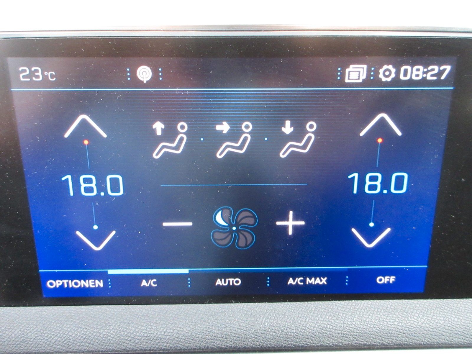 Fahrzeugabbildung Peugeot 5008 Allure 1.5D LED/NAVI/SHZ/AHK/VIRTUAL