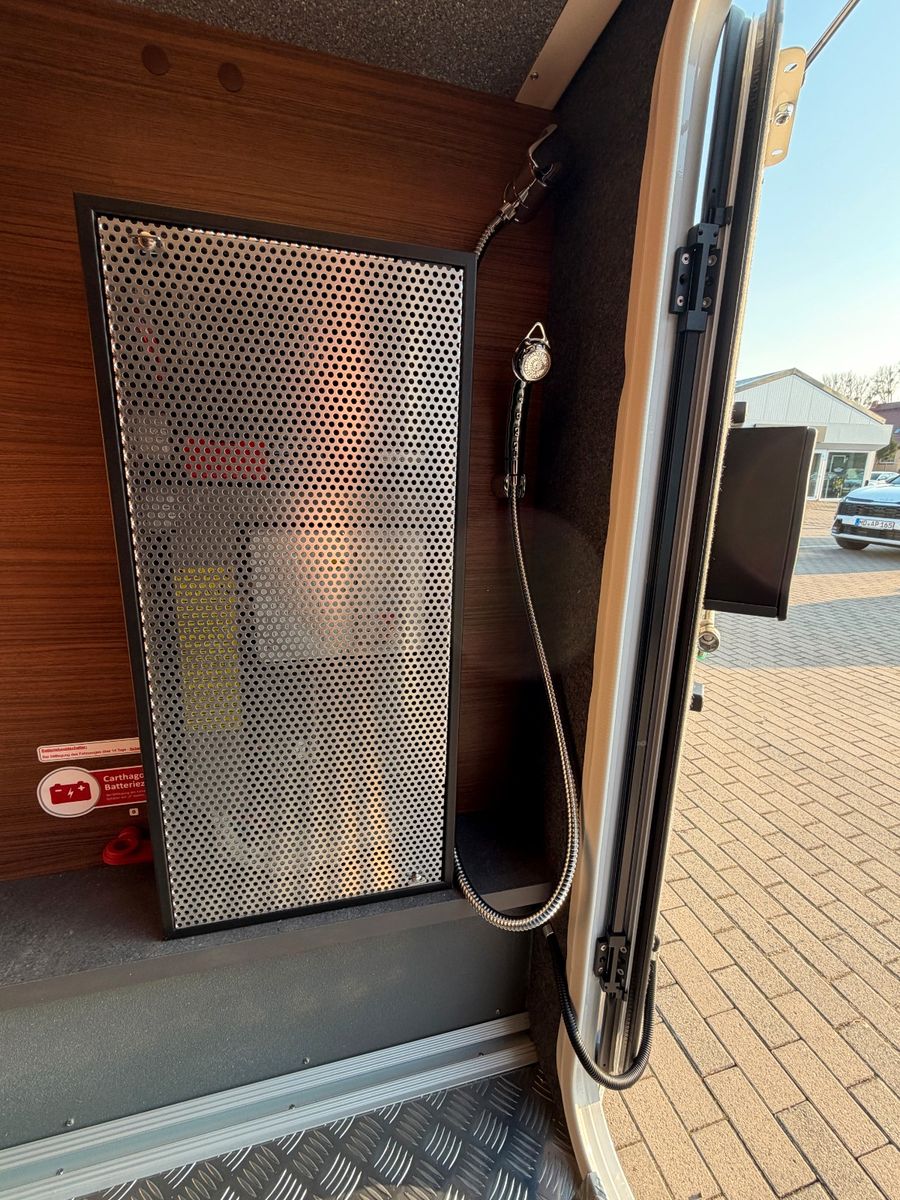 Fahrzeugabbildung Carthago chic c-line I 5.9 XL LE Mercedes Cortina