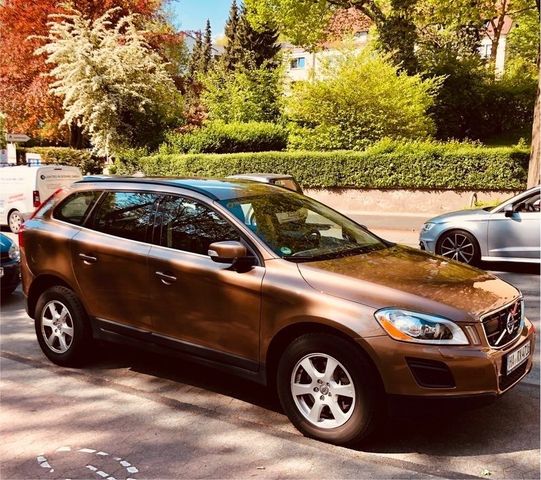 Volvo XC 60 D5 214 PS Standheizung