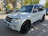 Mitsubishi Pajero 3.2 DI-D Edition 30 AUT/AHK/SD/KAM/7 Si - Mitsubishi Pajero mit Diesel-Antrieb