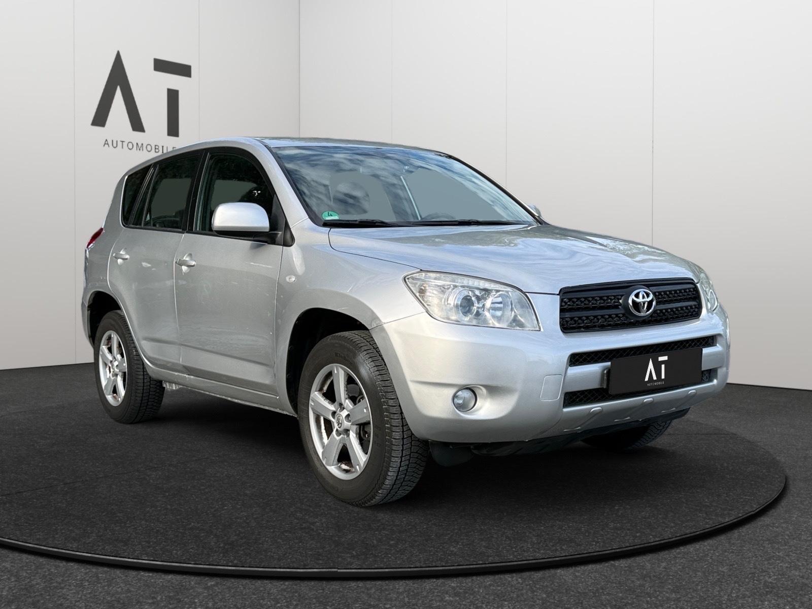 Toyota RAV4 2.0 VVT-i 152 ch 4x4 Sol • Boîte auto • Clim auto • Régulateur • Jantes alliage
