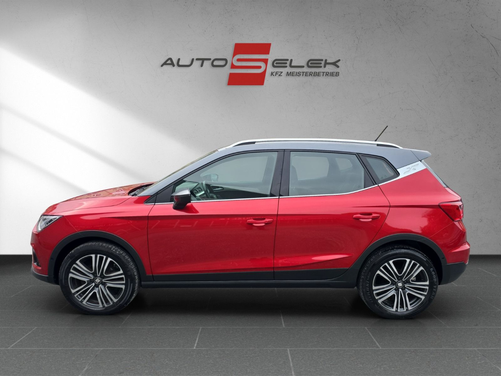 Fahrzeugabbildung SEAT Arona Xcellence*Navigationssystem AHK PDC SiTZHE