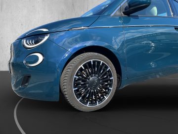 Fiat 500e La Prima 42kWh Navi+SHZ+Pano+RFK+Carplay
