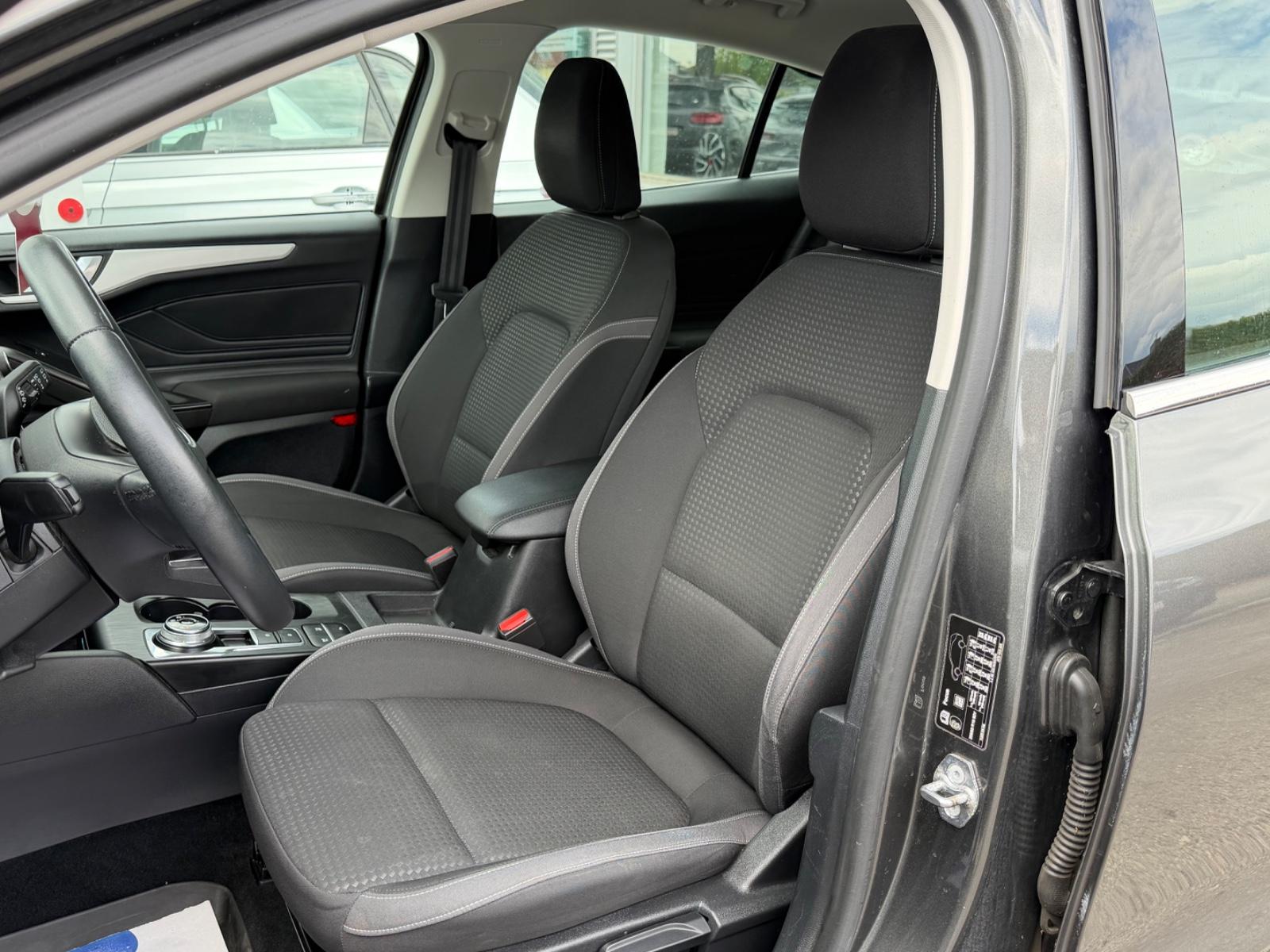 Ford Focus Lim. Cool & Connect/Navi/Keyless/Tempomat