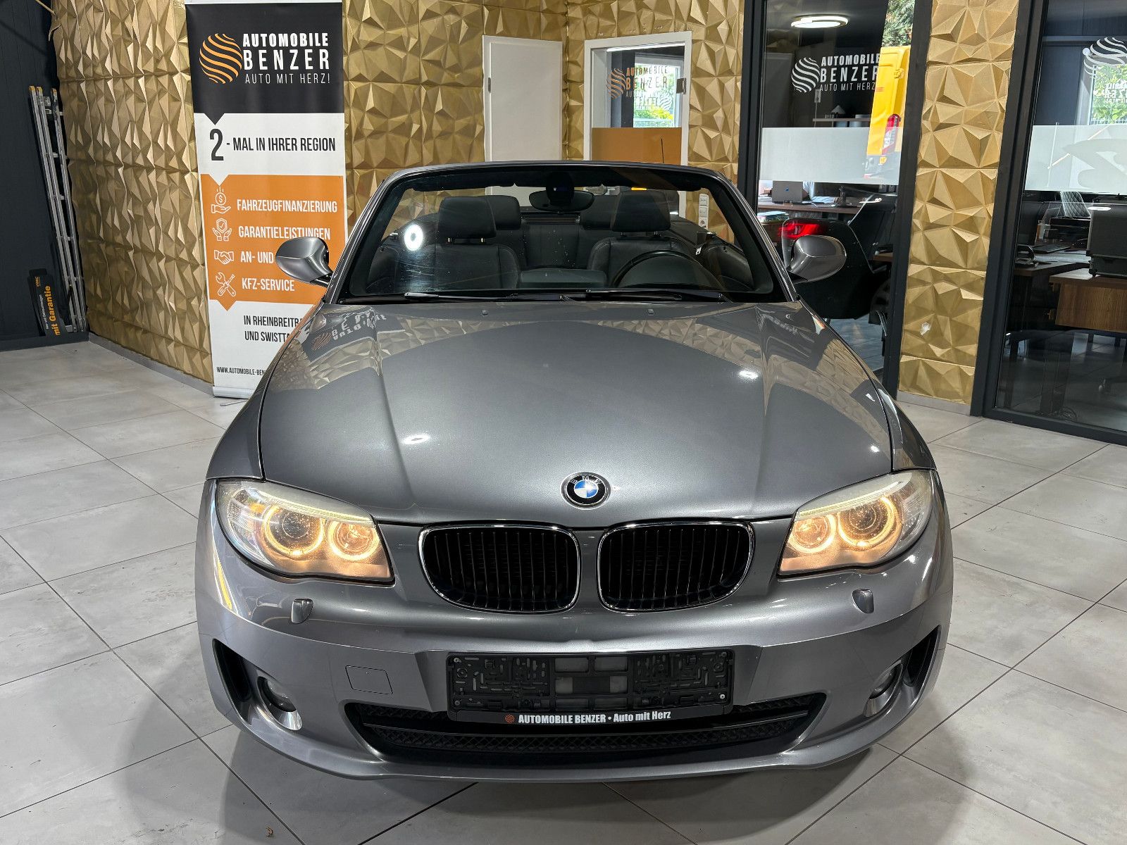 Fahrzeugabbildung BMW 118i Baureihe 1 Cabrio/NAVI/PDC/SHZ/KLIMA/8-FACH