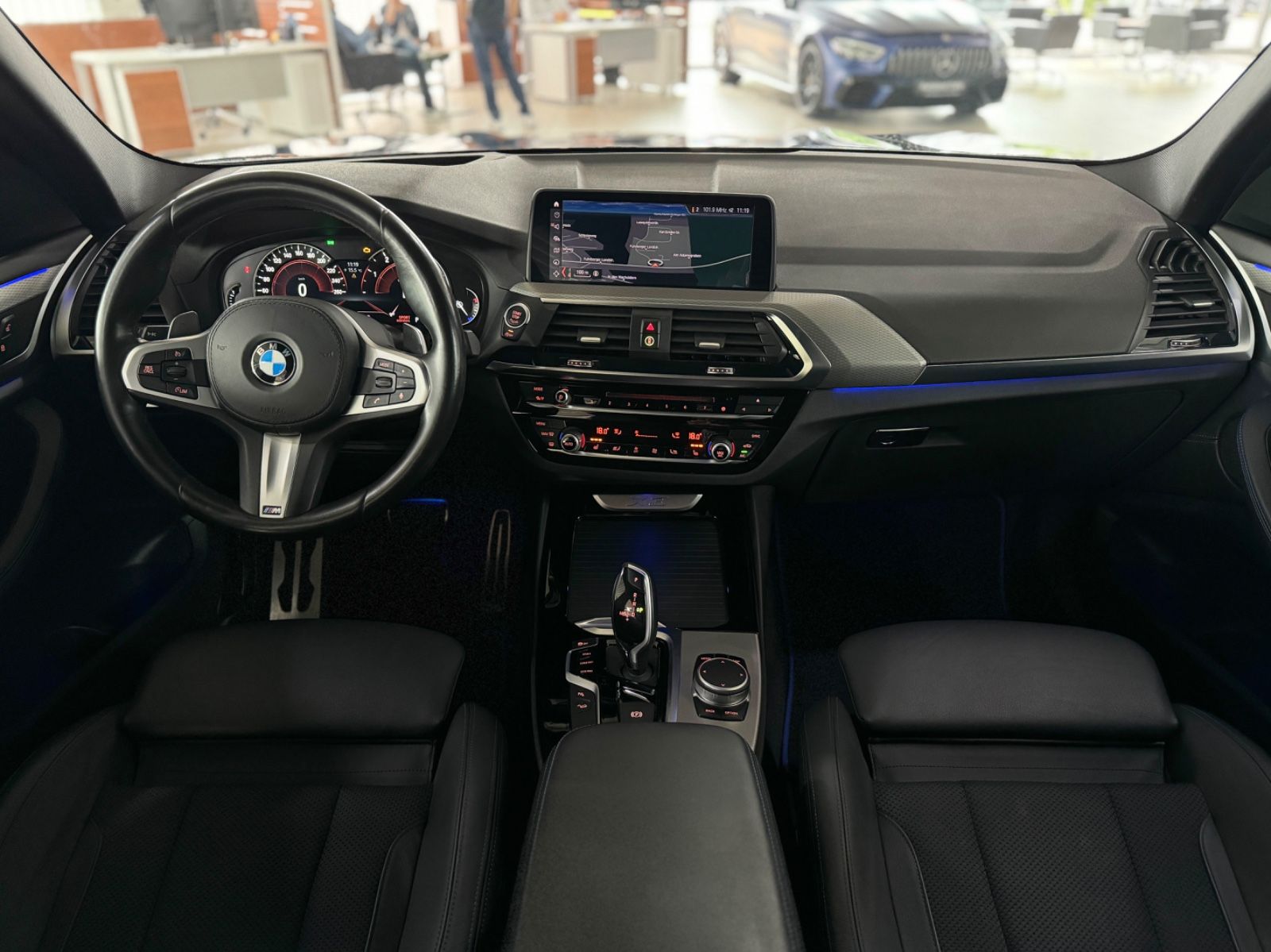 Fahrzeugabbildung BMW X3 xD30i M Sport Kamera HUD Komfort Alarm AHK