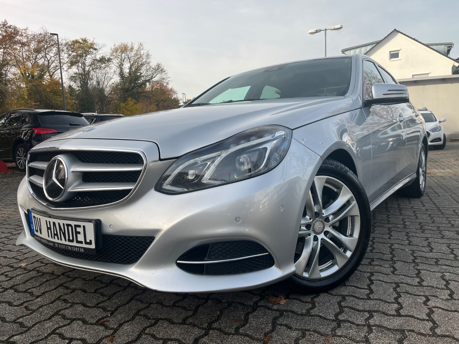 MERCEDES-BENZ E 220 CDI BlueEfficiency *Navi/Kamera/PDC*