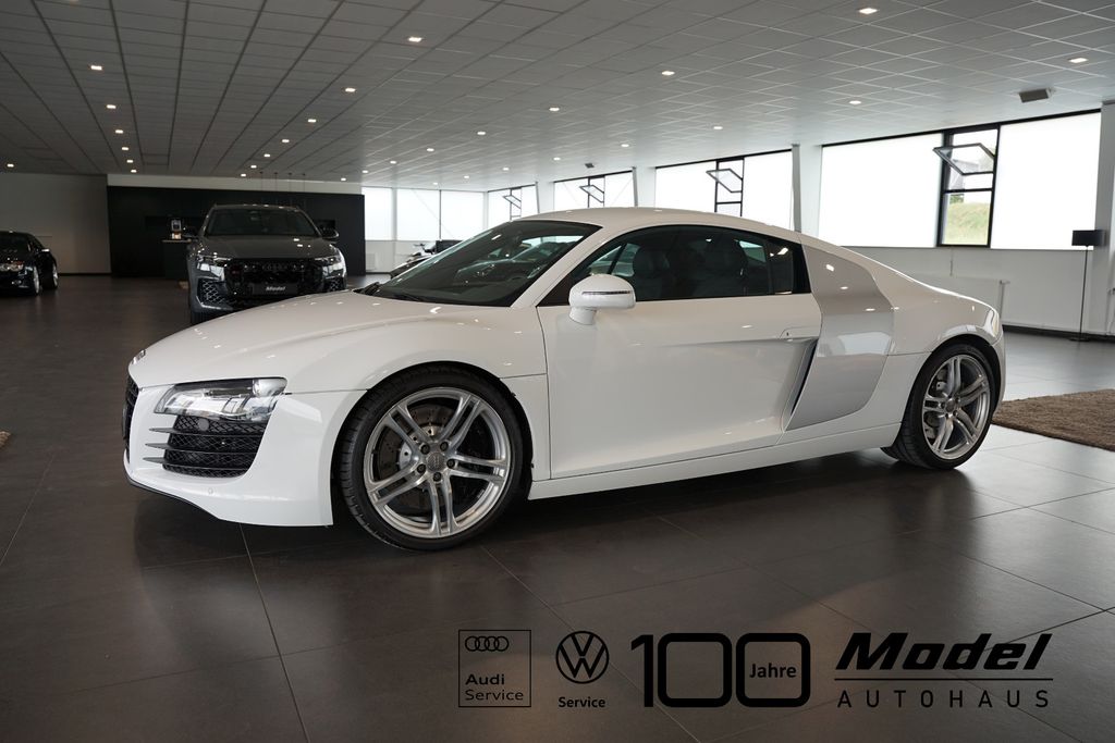 AUDI R8 Coupe 4.2 FSI quattro | Manual transmission AUDI R8 Coupe 4.2 FSI quattro | Manual transmission