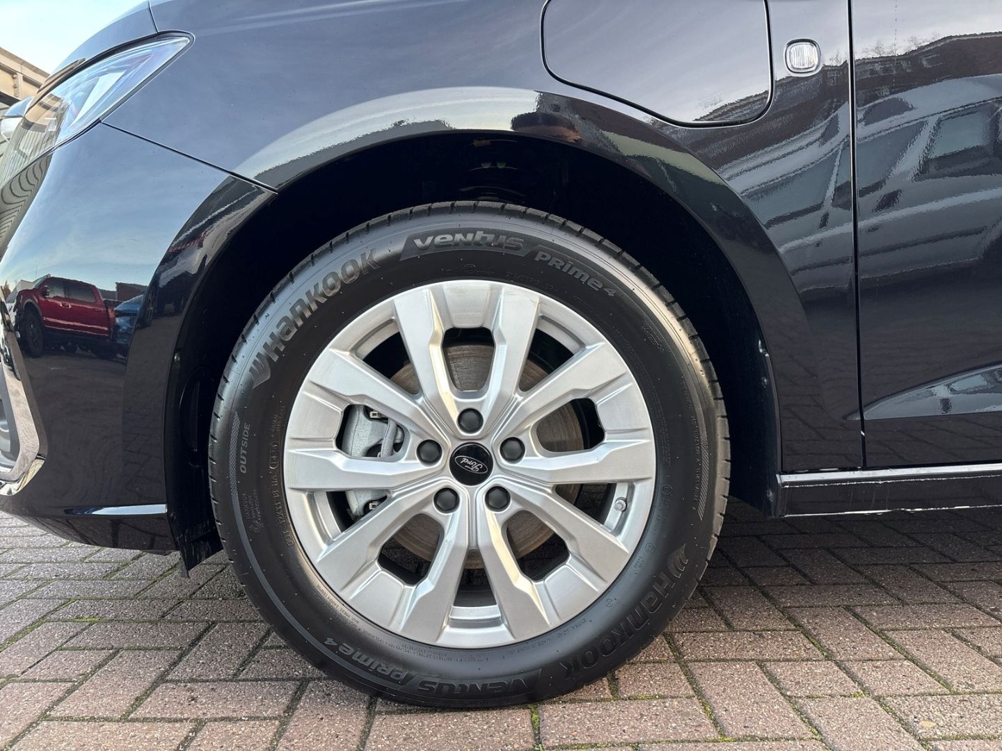 Ford Grand Tourneo - Bild 7