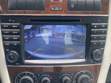 Bild 16 Mercedes-Benz C 180 C Lim. Kompressor AT*KLIMAAT*TMPOM*KAMERA*