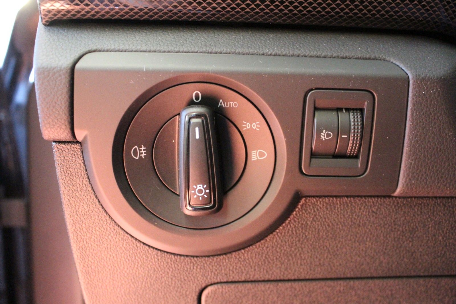 Fahrzeugabbildung Volkswagen T-Cross 1.0 TSI DSG *Sitzhzg*Kamera*