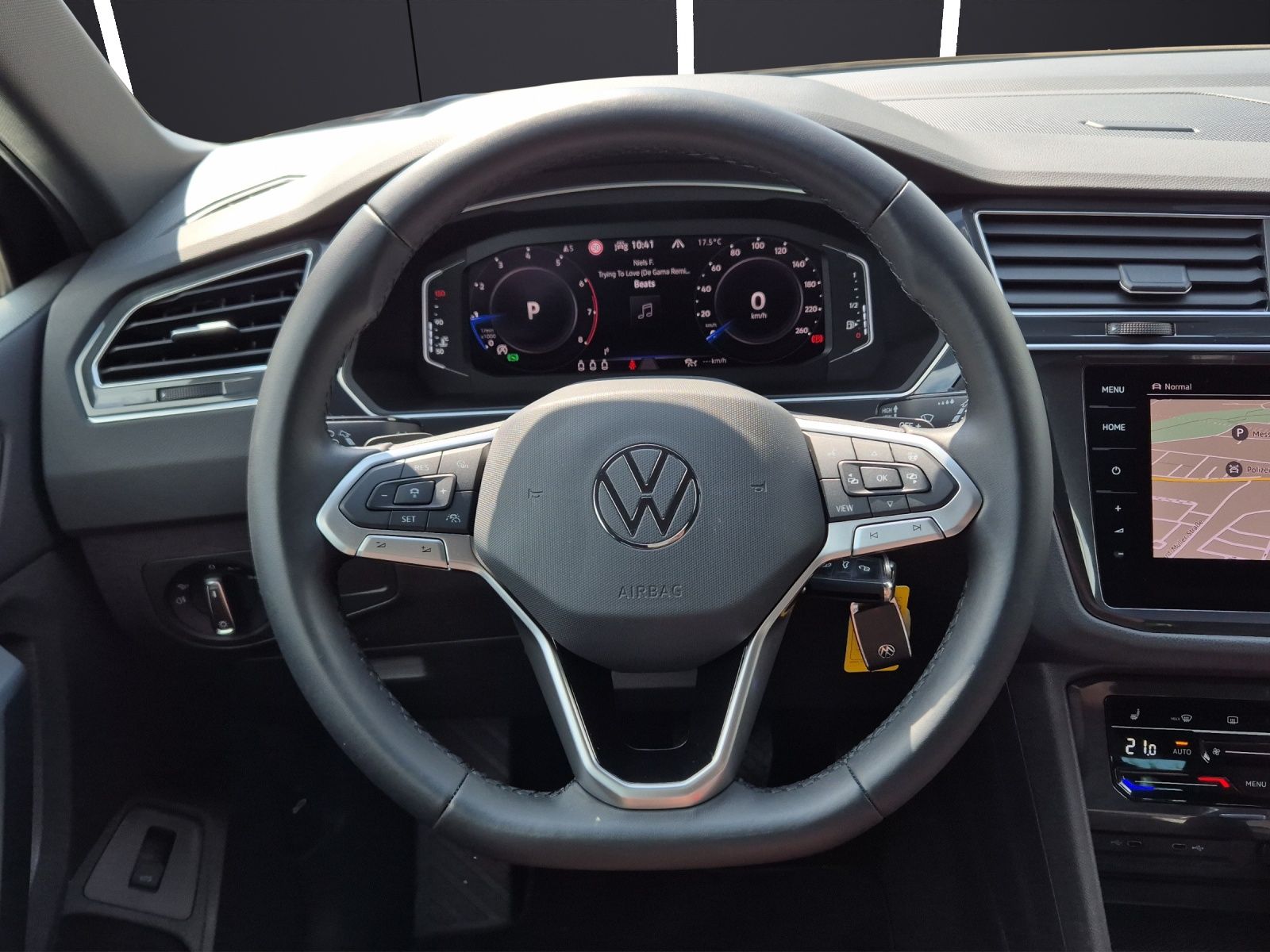 Fahrzeugabbildung Volkswagen Tiguan Elegance TSI DSG MATRIX NAVI RFK