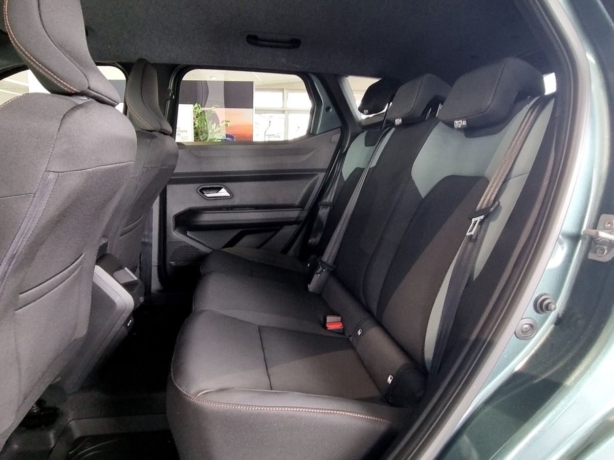 Fahrzeugabbildung Dacia Duster Extreme mild hybrid 140