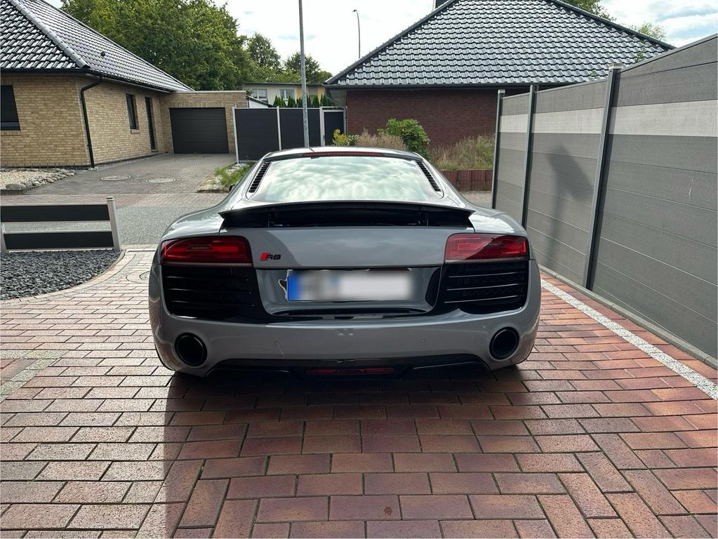 Audi R8