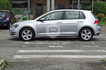 Volkswagen Golf - 8