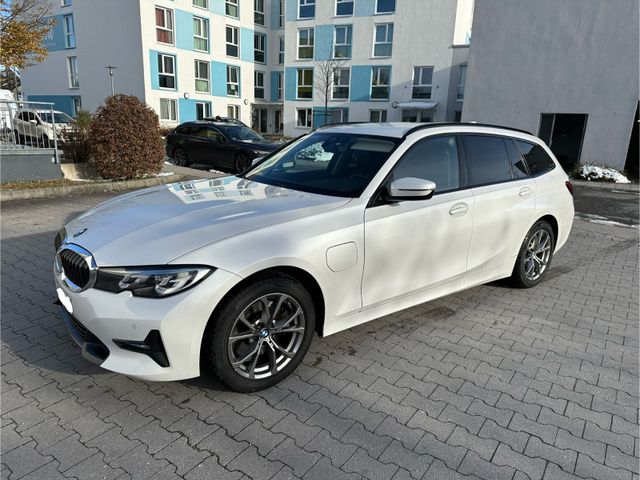 BMW 320 e xDrive Sport Line Touring