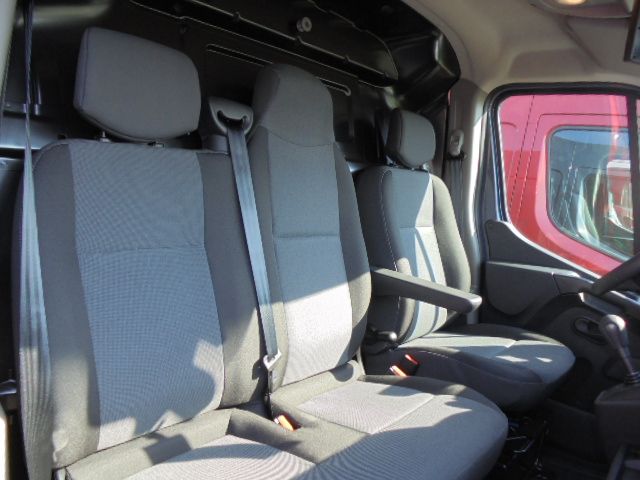 Fahrzeugabbildung Renault MASTER Kastenwagen FWD Kasten L3H2 3,5t ENERGY d
