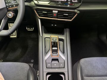 Cupra Leon 2.0 TSI 221 kW VZ  Pano+Sennheiser+19 Zoll