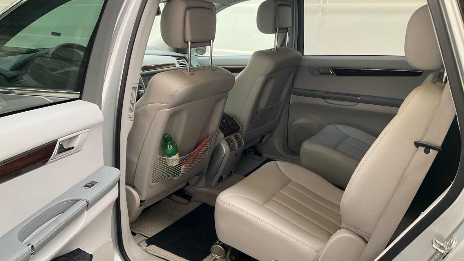 Fahrzeugabbildung Mercedes-Benz R 500 V8 L 4Matic Aut 6-Sitze Leder Memory Pano