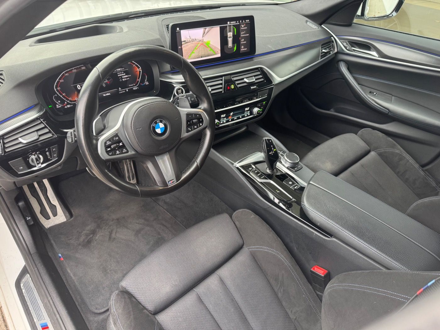 Fahrzeugabbildung BMW 540d xDrive Tour. M-Sport AHK 2 JAHRE GARANTIE