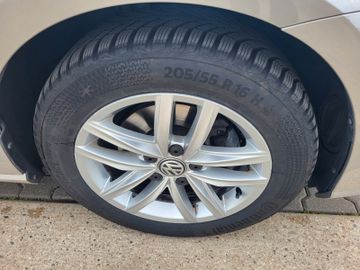 Volkswagen Golf - 5