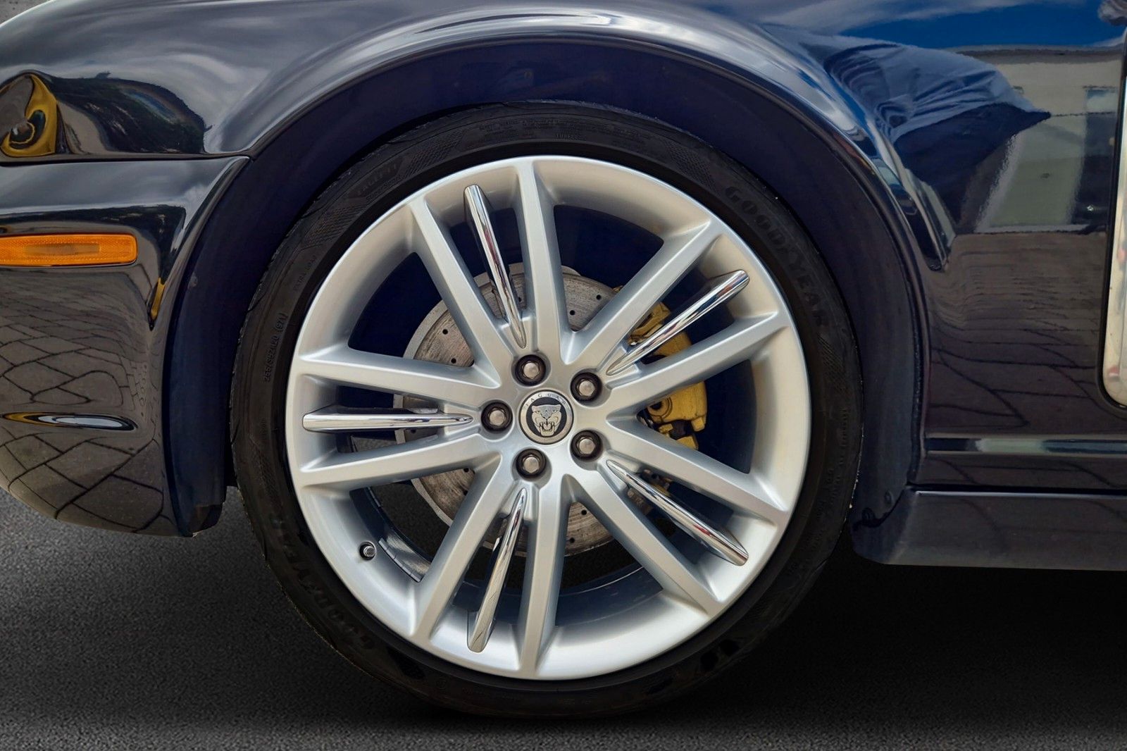 Fahrzeugabbildung Jaguar XJ 2.7 D Portfolio *1/400*dt. Auto*TOP*