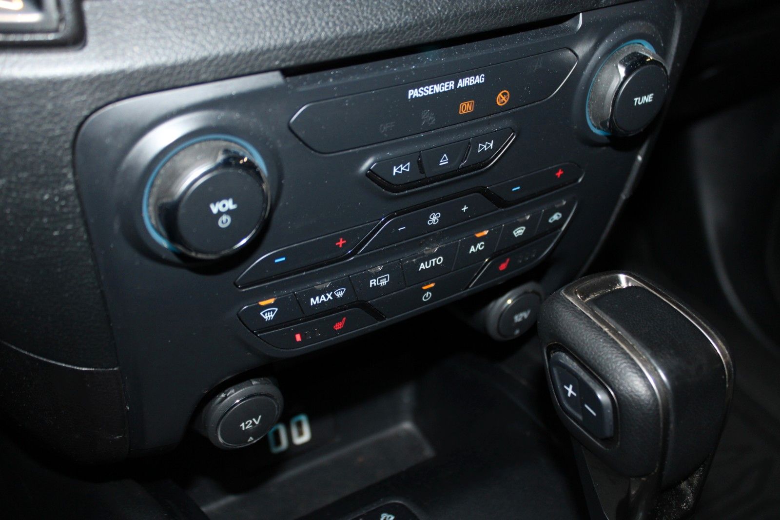 Fahrzeugabbildung Ford Ranger Wildtrak Automatik AHK LED CAM ACC STDHZ