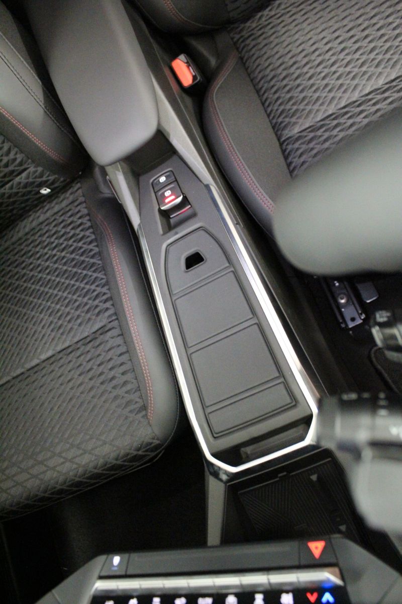 Fahrzeugabbildung Renault Clio VI TCe 115 EDC Techno *Neues Modell*