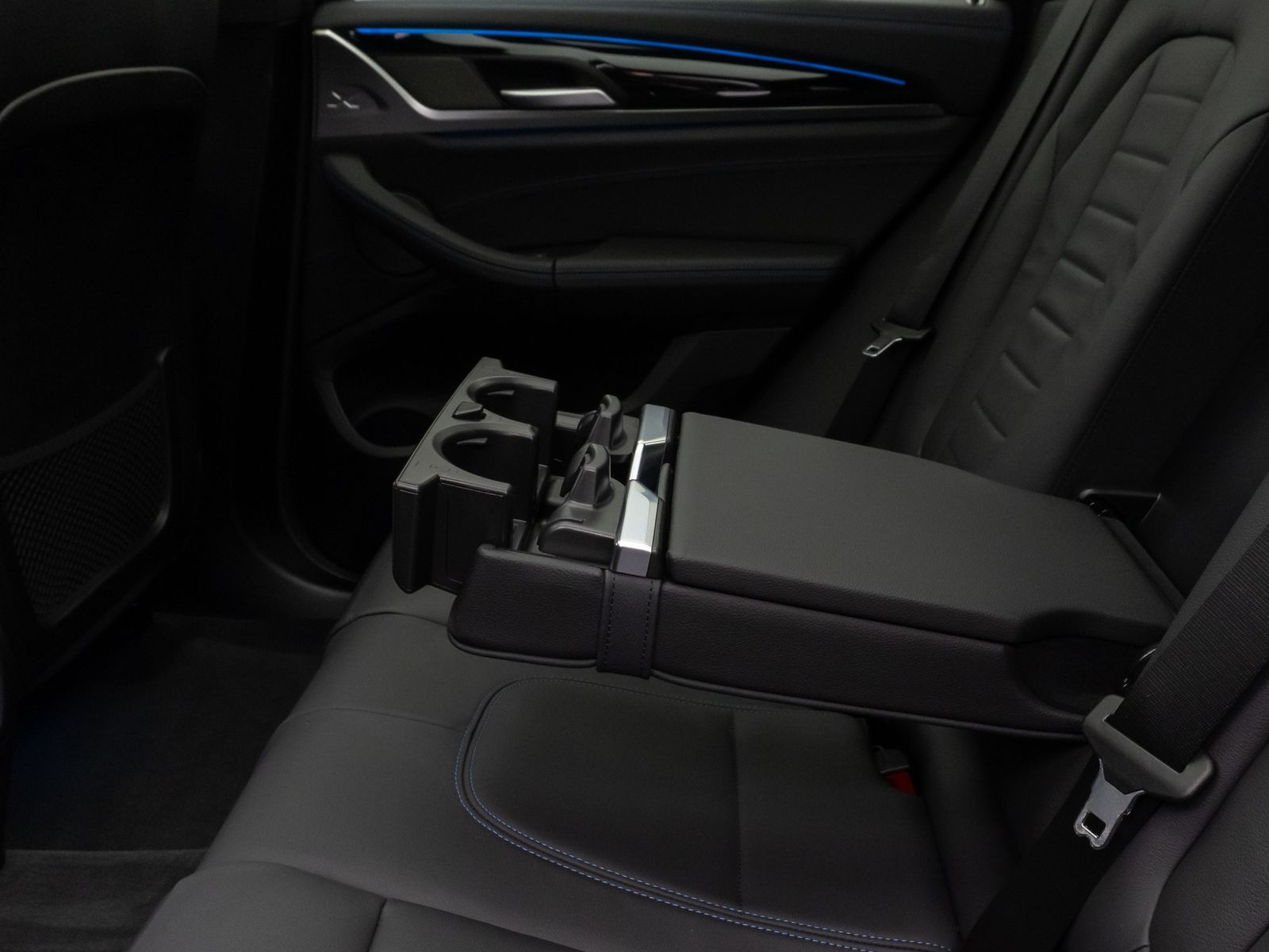 Fahrzeugabbildung BMW iX3 Impressive M Sport 360°HUD DAB H/K AHK Komfo