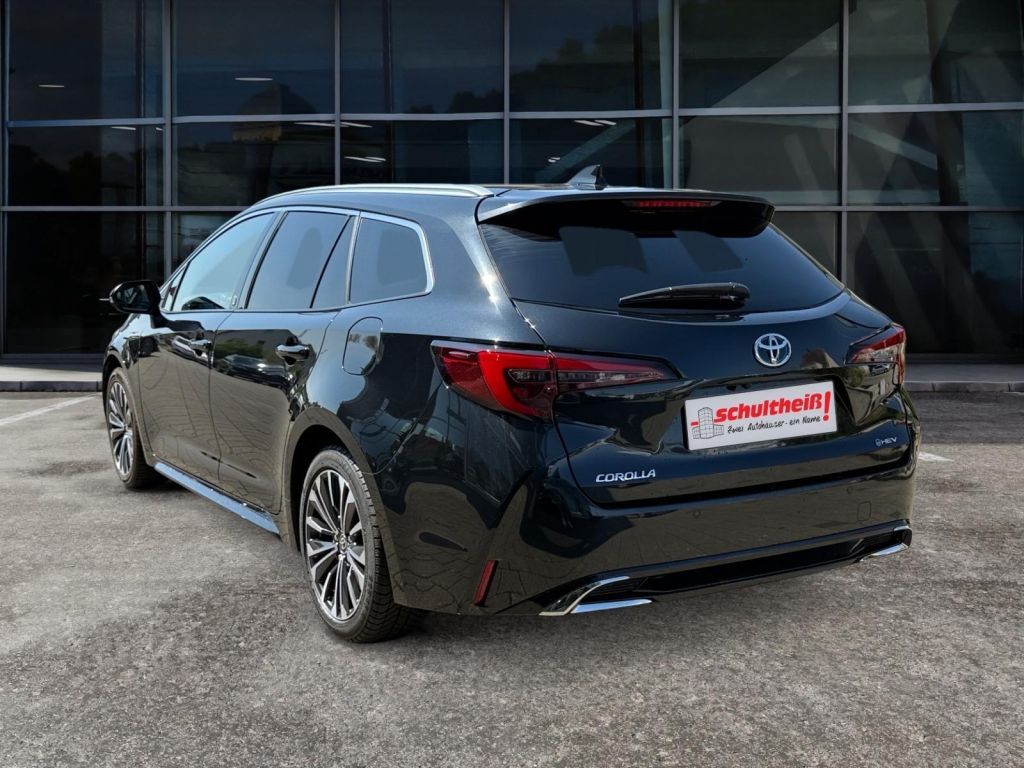 Fahrzeugabbildung Toyota Corolla 1.8 Hybrid Touring Sports Team Deutschla