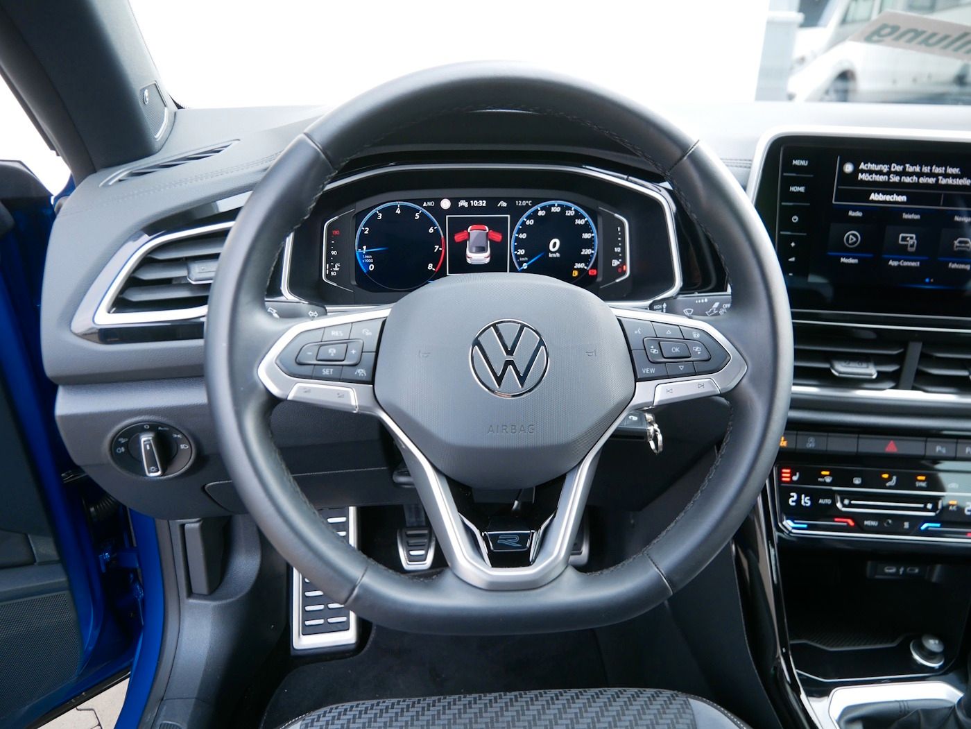 Fahrzeugabbildung Volkswagen T-Roc Cabriolet 1.5 R-Line NEU54T AHK Standheiz