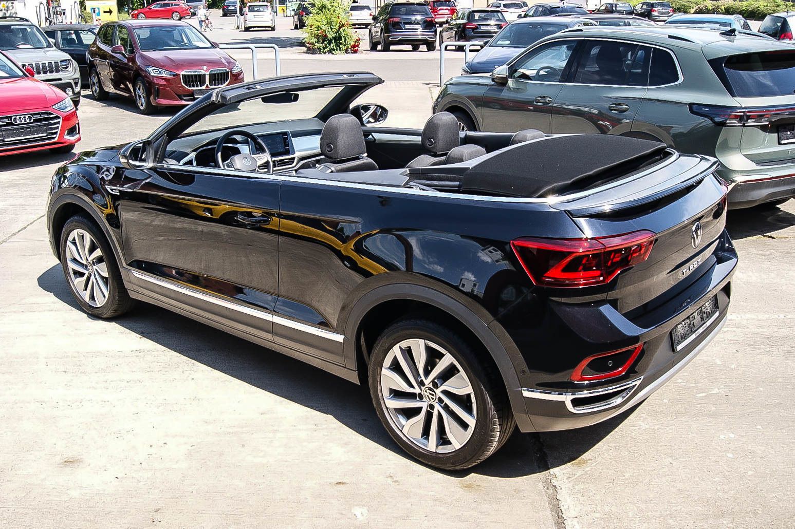 Fahrzeugabbildung Volkswagen T-Roc Cabriolet Move IQ-LIGHT KAMERA E-VERDECK