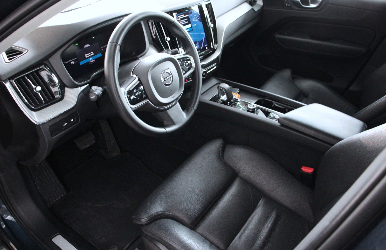 Volvo XC60 T6 AWD PI-Hybrid Plus Dark *LED*StHz*KAM foto 10