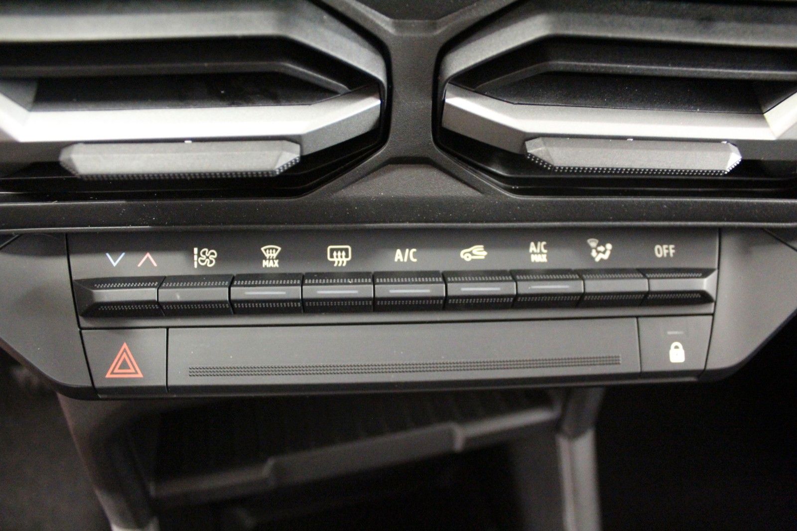 Fahrzeugabbildung Dacia Duster mild hybrid 140 Expression*Winterp.*MY 26