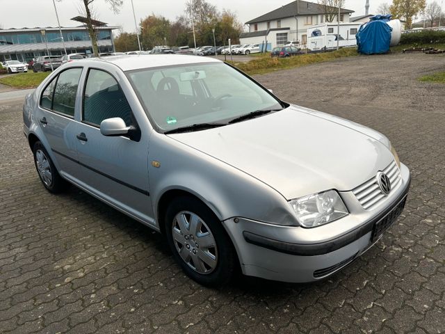 Volkswagen Bora 1.6 Basis