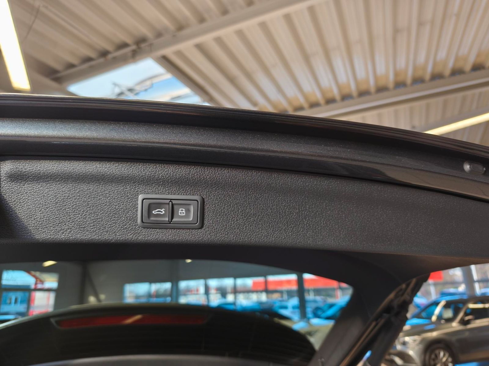 Fahrzeugabbildung Audi quattro 3x S line/190 PS/Matrix/DAB/Spur/Keyless