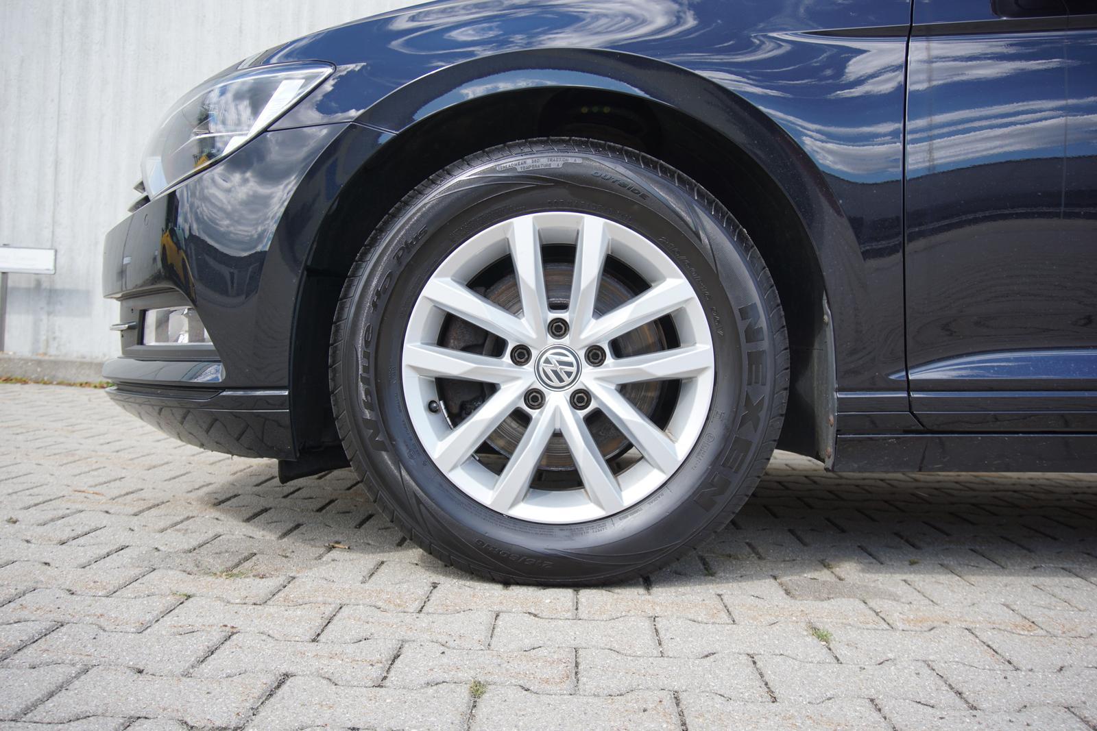 Volkswagen Passat Variant 2.0TDI DSG AHK Navi Massage ACC
