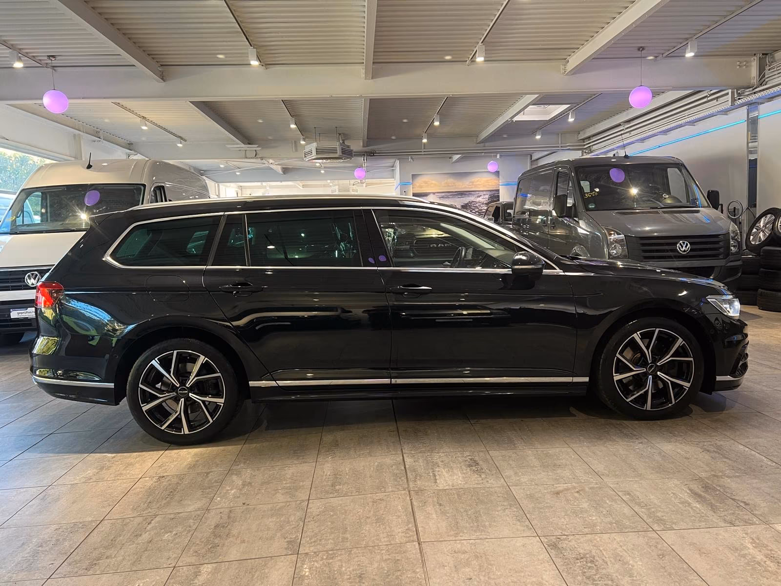 Volkswagen Passat Variant R-Line 4Motion*Pano*360°*AHK*DSG