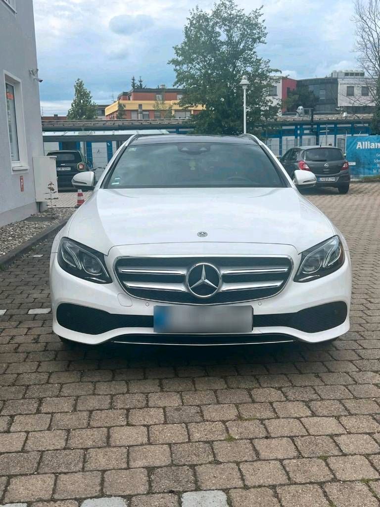 MERCEDES-BENZ Mercedes E 220 D