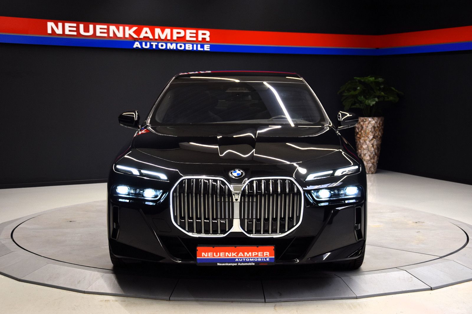 Fahrzeugabbildung BMW 740 d xDrive M Sport Pano Memory B&W Soft-Close