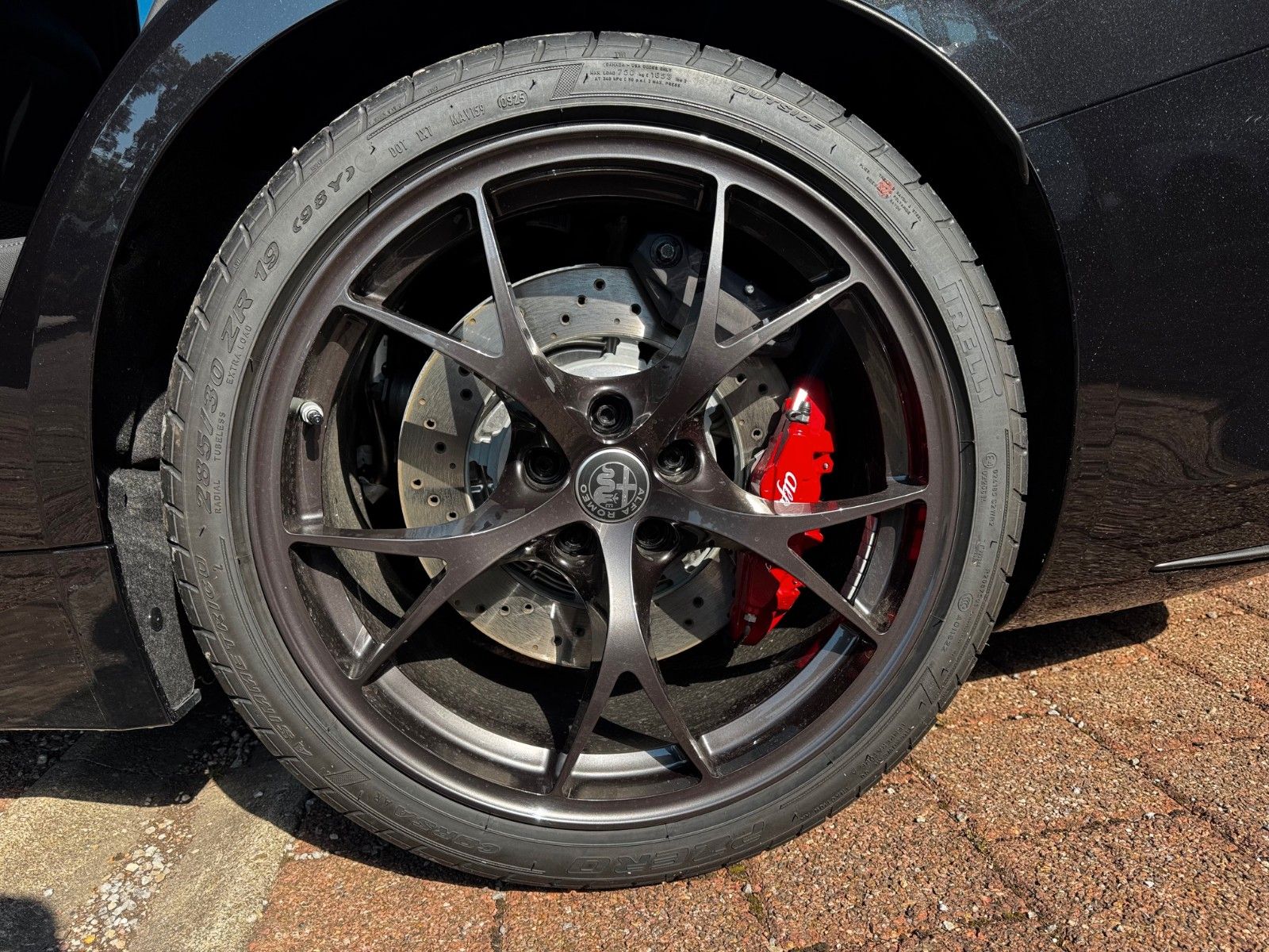 Fahrzeugabbildung Alfa Romeo Giulia 2.9 V6 Bi-Turbo 520PS Quadrifoglio Techp.