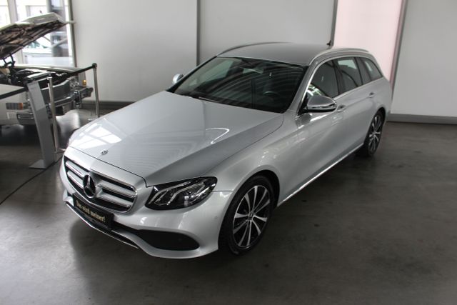 Vorschaubild von: Mercedes-Benz
E 220 d T Avantgarde LED Kamera EASY-PACK-Heck