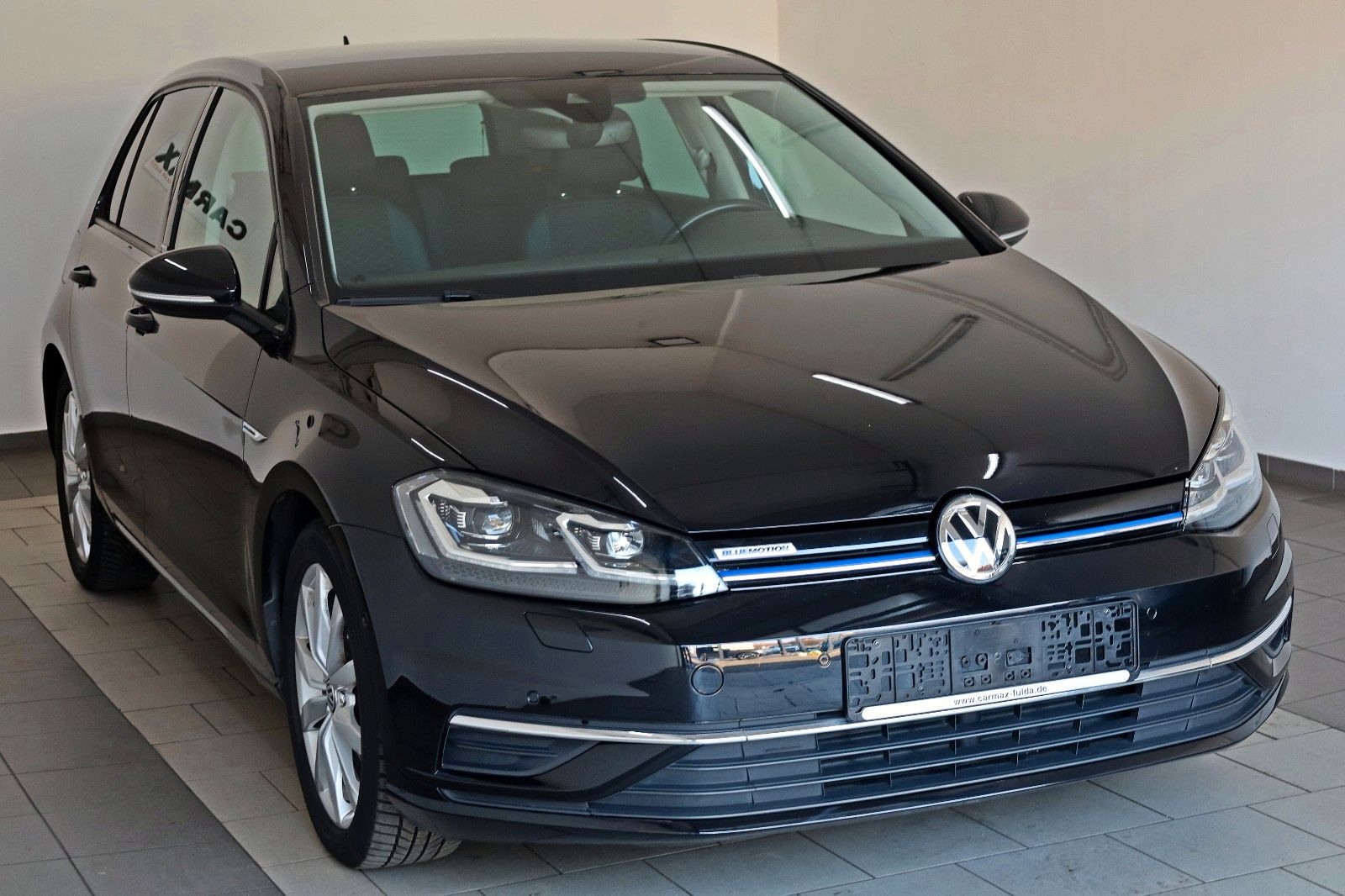 Fahrzeugabbildung Volkswagen Golf VII Lim. IQ.DRIVE Navi,LED,ACC,SH,PDC,SR+WR