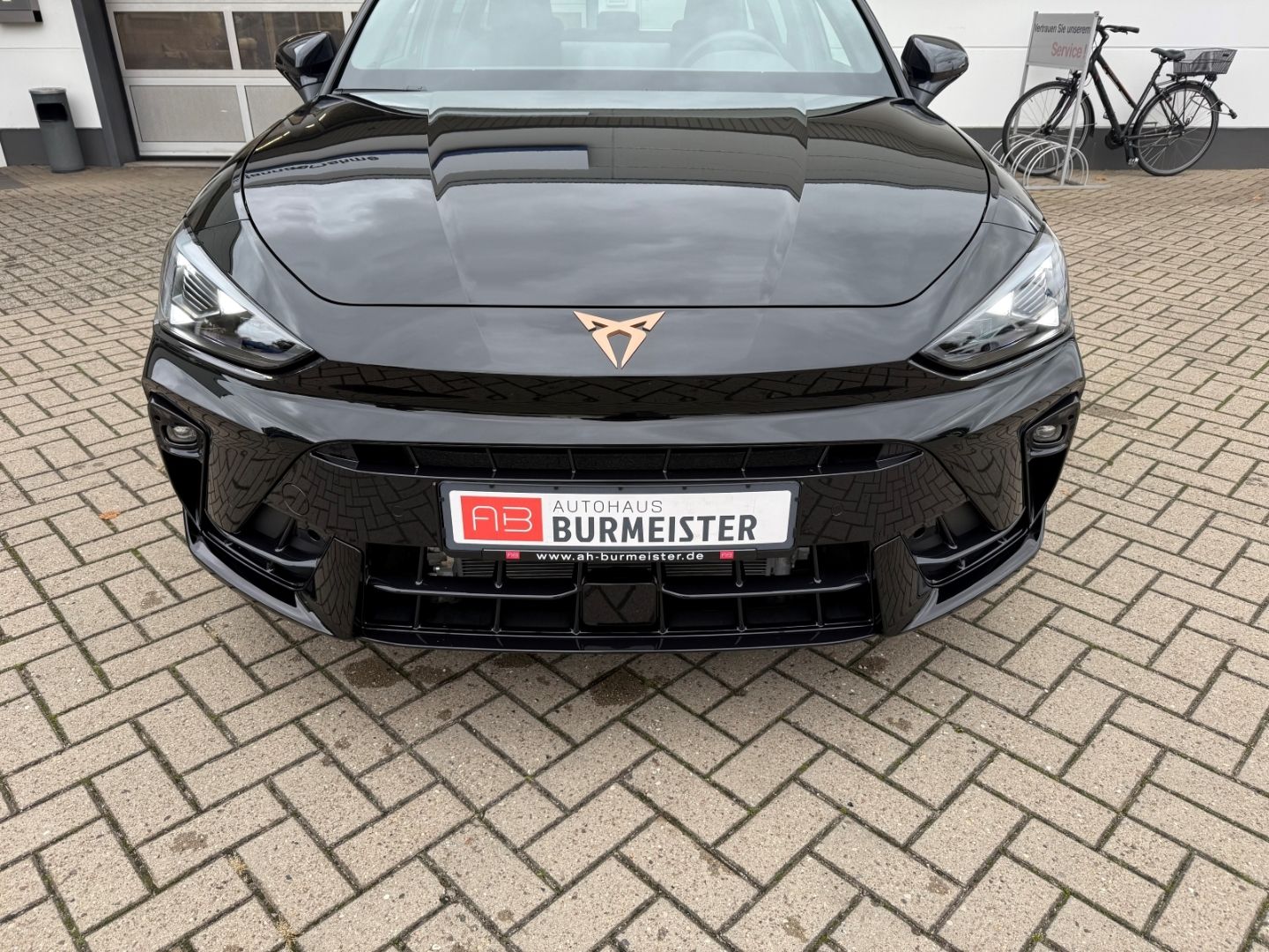 Fahrzeugabbildung CUPRA Leon Sportstourer 1.5 eTSI 110 kW Sportpaket Nav