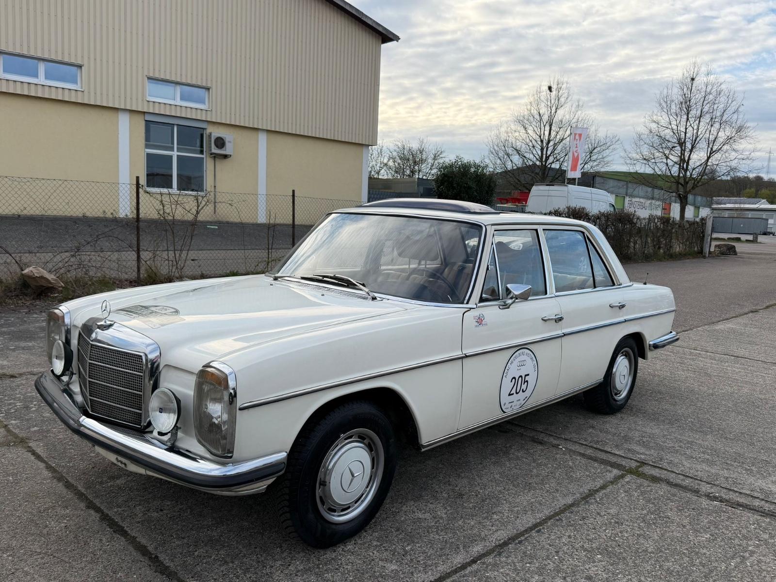 Mercedes-Benz 200 /115 Schibedach Neu HU/AU Allwetterreifen Ne