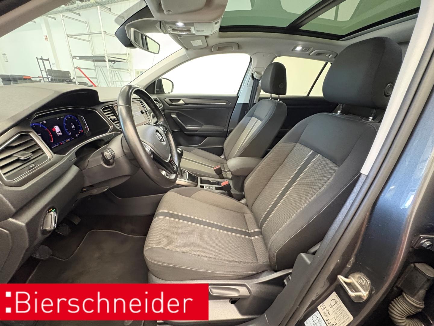 Volkswagen T-Roc 1.0 TSI Style LED PANO NAVI PDC 18 ACC DAB