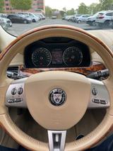 Jaguar XK 4.2L V8 Cabriolet - - blaue Jaguar XK